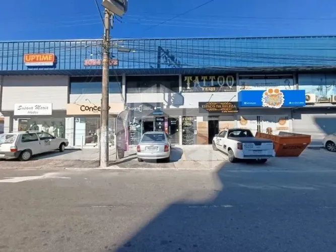 Sala comercial para alugar no bairro Kobrasol em São José.