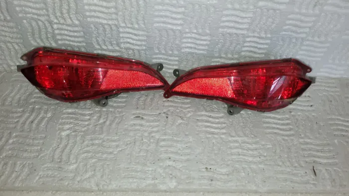 Lanterna do parachoque yaris sedan