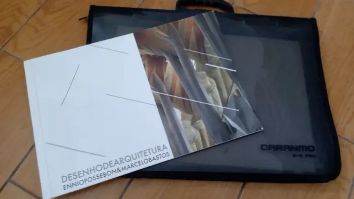 Livro Desenho de Arquitetura Ennio Possebon e Marcelo Bastos + Pasta tamanho A3
