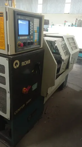 Torno CNC Romi, Centur 30RV -Comando Mac8 -Usada