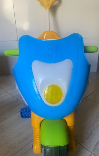 Triciclo infantil Calecita com Empurrador Max Azul - Porta Objetos