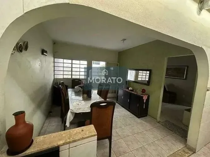 Casa comercial com lote de 360 m²na Avenida rio negro eno bairro Riacho das Pedras em Cont