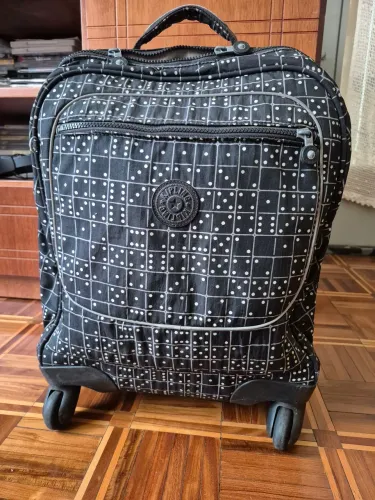 Mala Com Rodinhas Licia Preta Black Matrice Kipling