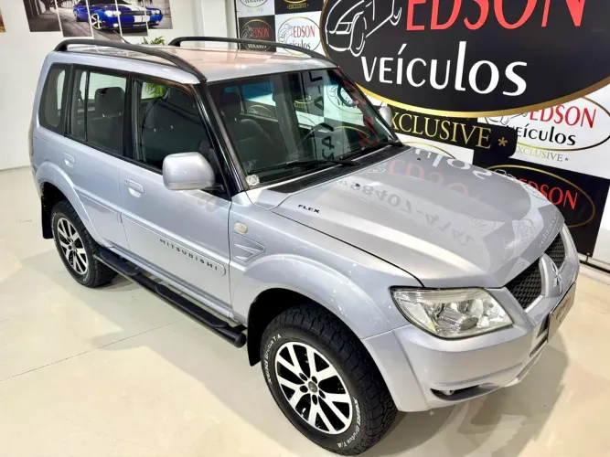 Mitsubishi Pajero TR4 2.0/ 2.0 Flex 16V 4X4 Aut. 2010