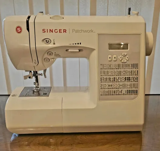 Máquina de Costura Singer Patchwork 7285