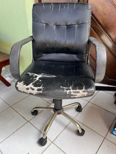 Cadeira de escritório com rodas