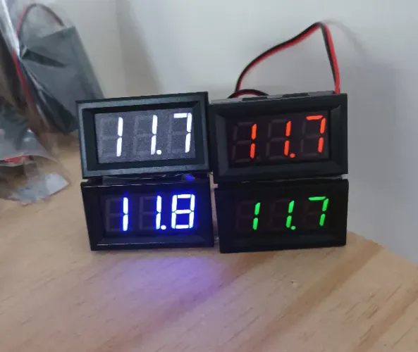 Voltímetro Diferentes Cores