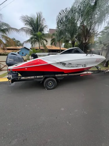 Ventura 210 motor 150 hp único dono