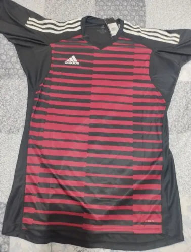 Camiseta Adidas Esportes - Vermelha e Preta - Tam M