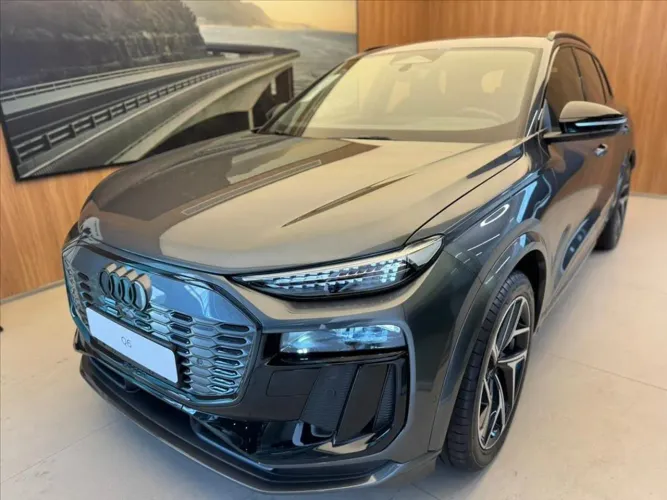 Audi E-Tron Performa. Black Aut. (elétrico) 2025