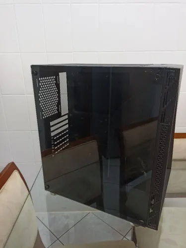 Gabinete Gamer Pichau Komor Led RGB Lateral em Vidro Temperado