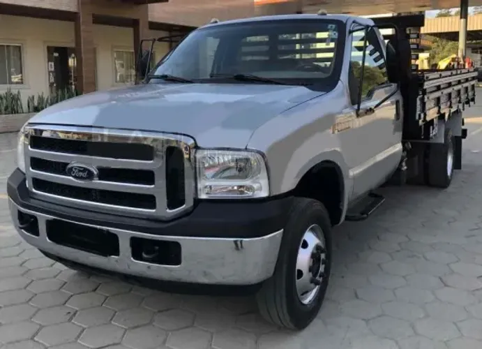 F4000 2019 4x4 2P Carroceria. 