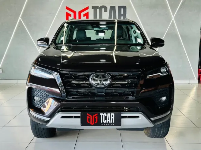 Toyota Hilux SW4 SRX 4X4 2.8 TDI 16V Dies. Aut. 2021