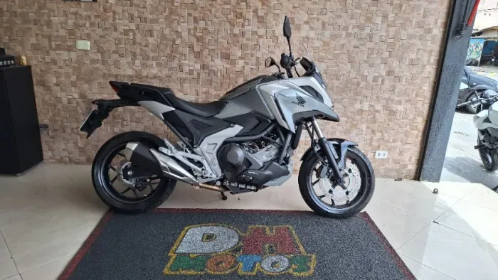 Honda NC 750X DCT Automática 2025 Prata