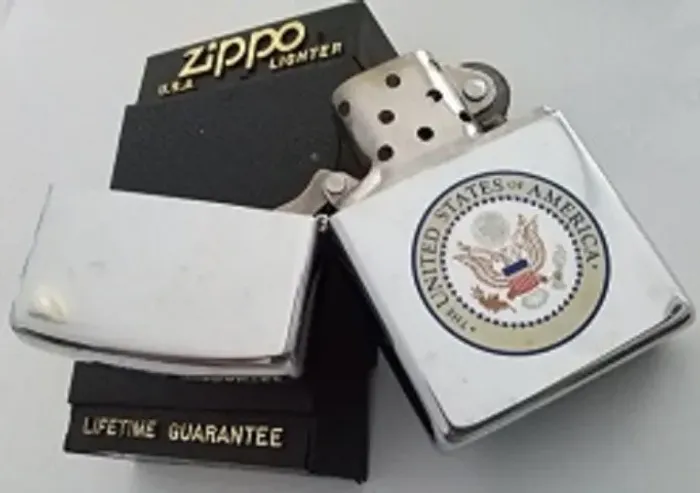 Antigo e raro isqueiro Zippo United States of America - Anos 90