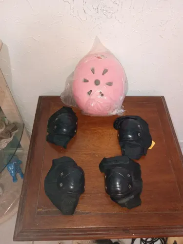 Kit de Proteção para Skate - Capacete e Joelheiras