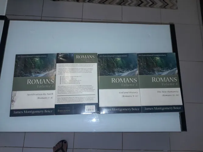 Coleção Epístola de Romanos, em inglês.