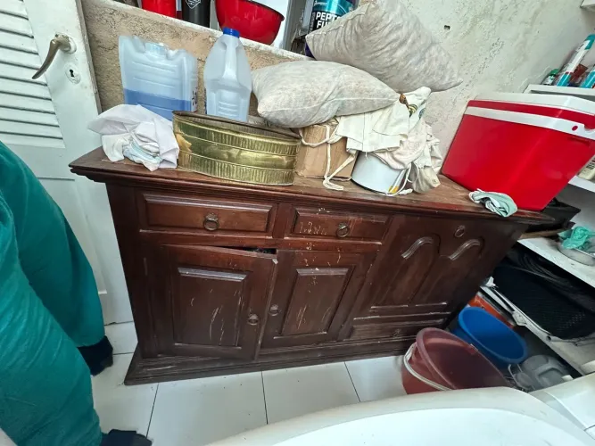 Aparador / Buffet de Madeira Maciça - Vintage