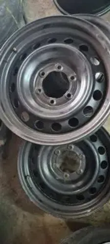 Roda de ferro da Ranger aro 17 seminova em até 10x de R$ 61,00cada no cartão de crédito