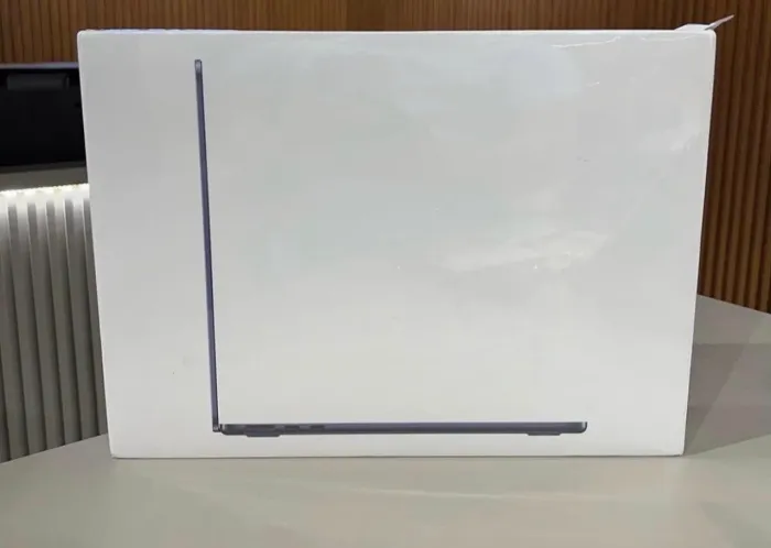 MacBook Air M2 13.6 16GB