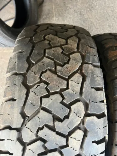 Pneu 215/65/16 Roadcruza  85 % vida útil 