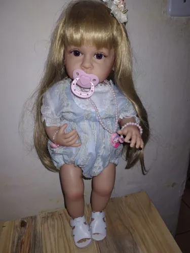  Boneca bebê reborn de silicone 