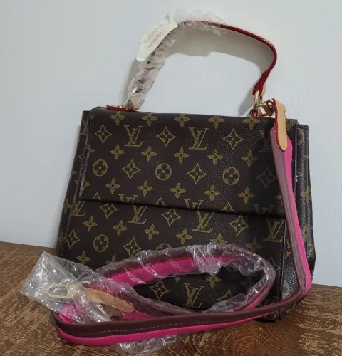 Bolsa lv marrom tiracolo elegante
