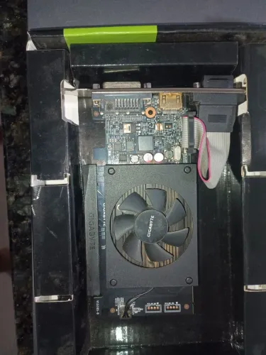 Placa de vídeo GeForce GT 710 2gn ddr3