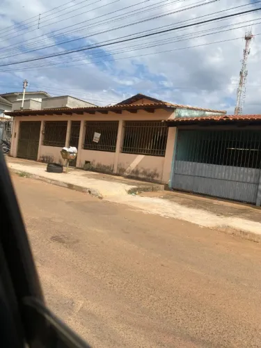 Casa no Solange Park - sozinha no lote