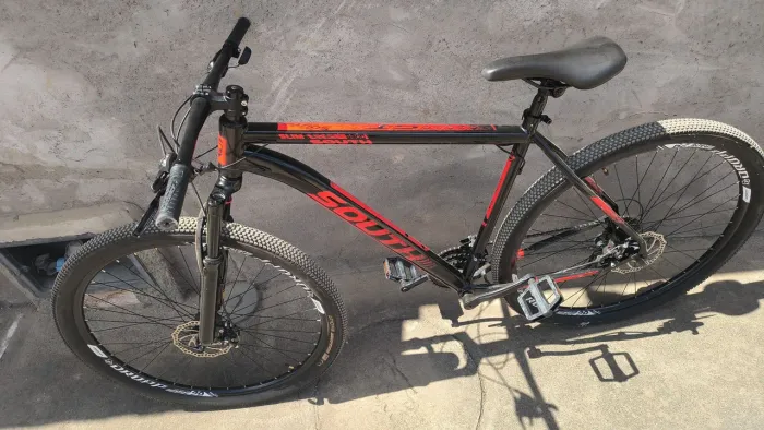 Bicicleta aro 29 faço preço pra sair logo