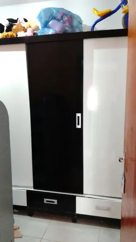 GUARDA-ROUPA SOLTEIRO