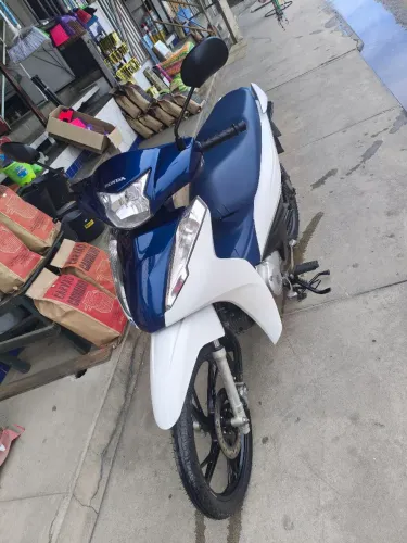 Vendo Biz 2023 licenciada com 39 kms mil rodados