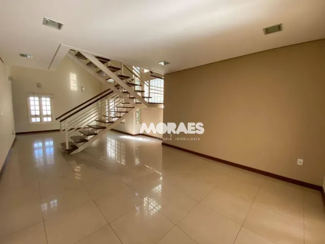 Casa com 3 quartos, sendo 1 suíte, 330 m² - venda por R$ 1.400.000 ou aluguel por R$ 4.800