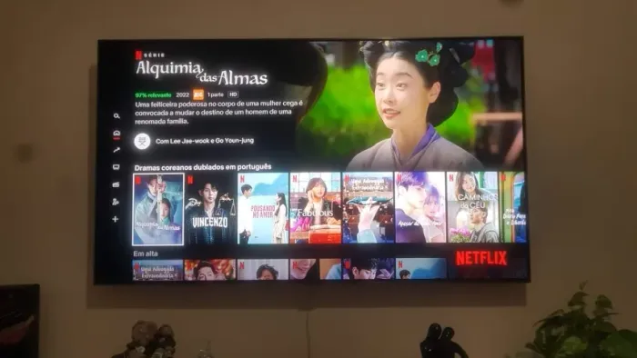 Tv Smart 50 4k Samsung com uma linha fina Completa