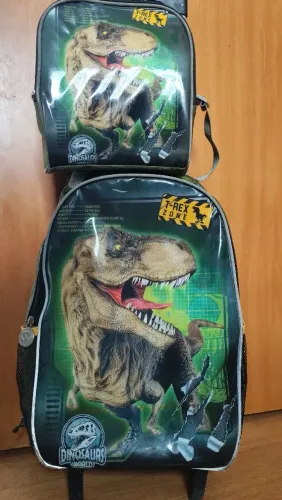 Mochila+ lancheira usada, mais em perfeito estado 
