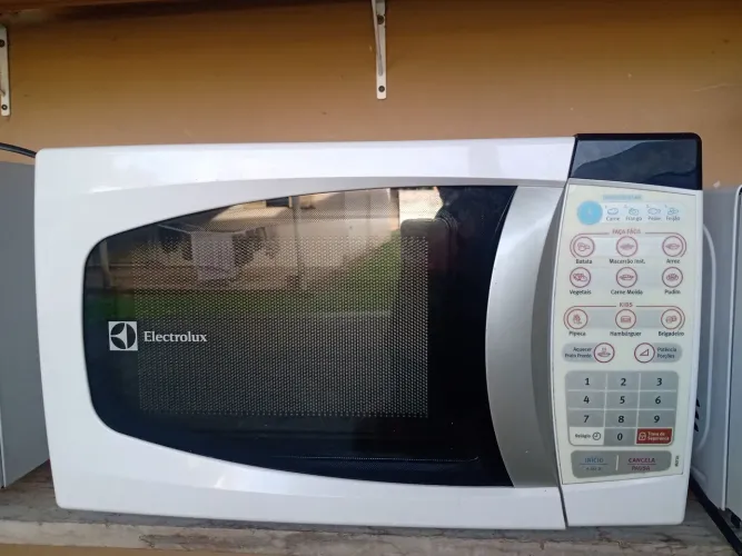 Microondas Electrolux 20 Litros - Bairro Vargem Grande 