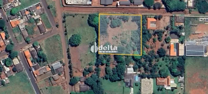 Terreno disponível para venda no bairro Morada dos Pássaros em Uberlândia - MG