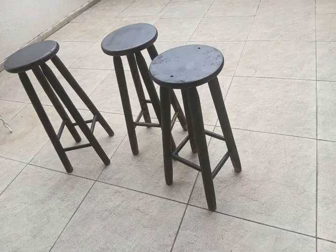 3 Banqueta madeira