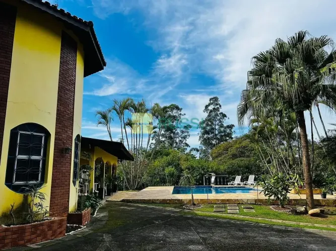 Chácara grande à venda no Condomínio Lagoinha em Jacareí/SP