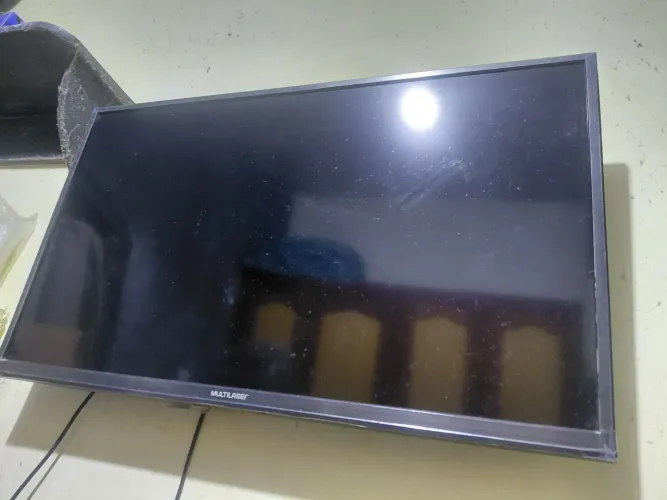 TV de 42" Multilaser, tela LED Full HD