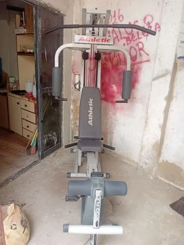 Central de musculação Atletic Flex, muito conservado! Chama zap abaixo q envio vídeo.