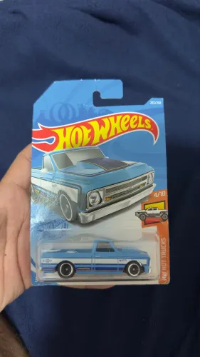Hotwheels Chevy C10 1:64