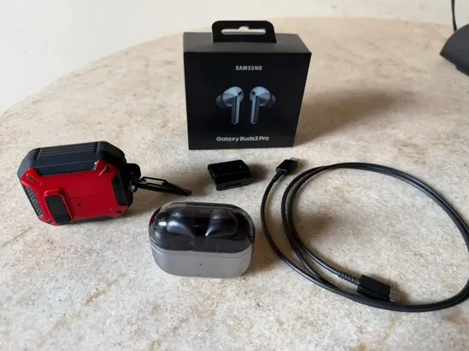 Samsung Galaxy Buds 3 Pro, 1 Ano de Uso, Perfeito estado de conservação