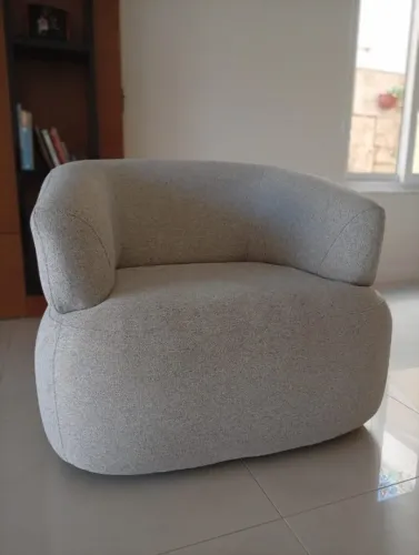 Poltrona Giratória Melissa em Linho Cinza