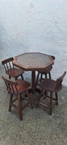 Vendo 5 jogos de mesas bistrô de madeira maciça, ideal para cafeteira, área gourmet