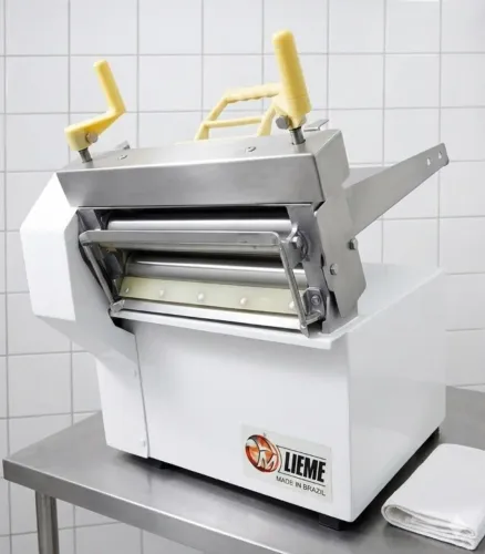 [DESCONTÃO] CILINDRO ELÉTRICO Abre Massas da Lieme, 220v - 3x R$420 no cartão de crédito