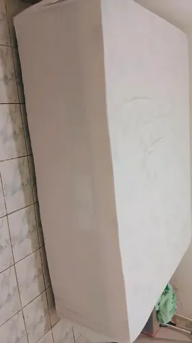 Vendo cama box casal, em excelente estado de conservação, com apenas 1 mês de uso.