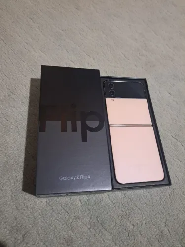 Galaxy Z Flip 4