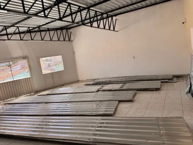 TELHA GALVALUME E TELHA ALUMÍNIO USADA R$ 30,00 1 MT
