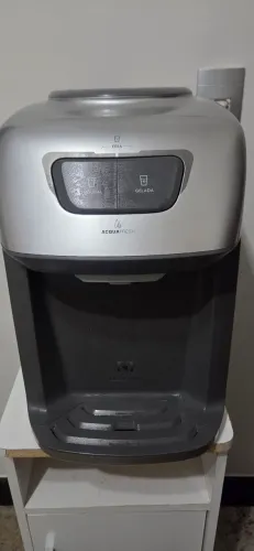 Bebedouro Electrolux de mesa - Água Gelada Fria e Natural Elétrico